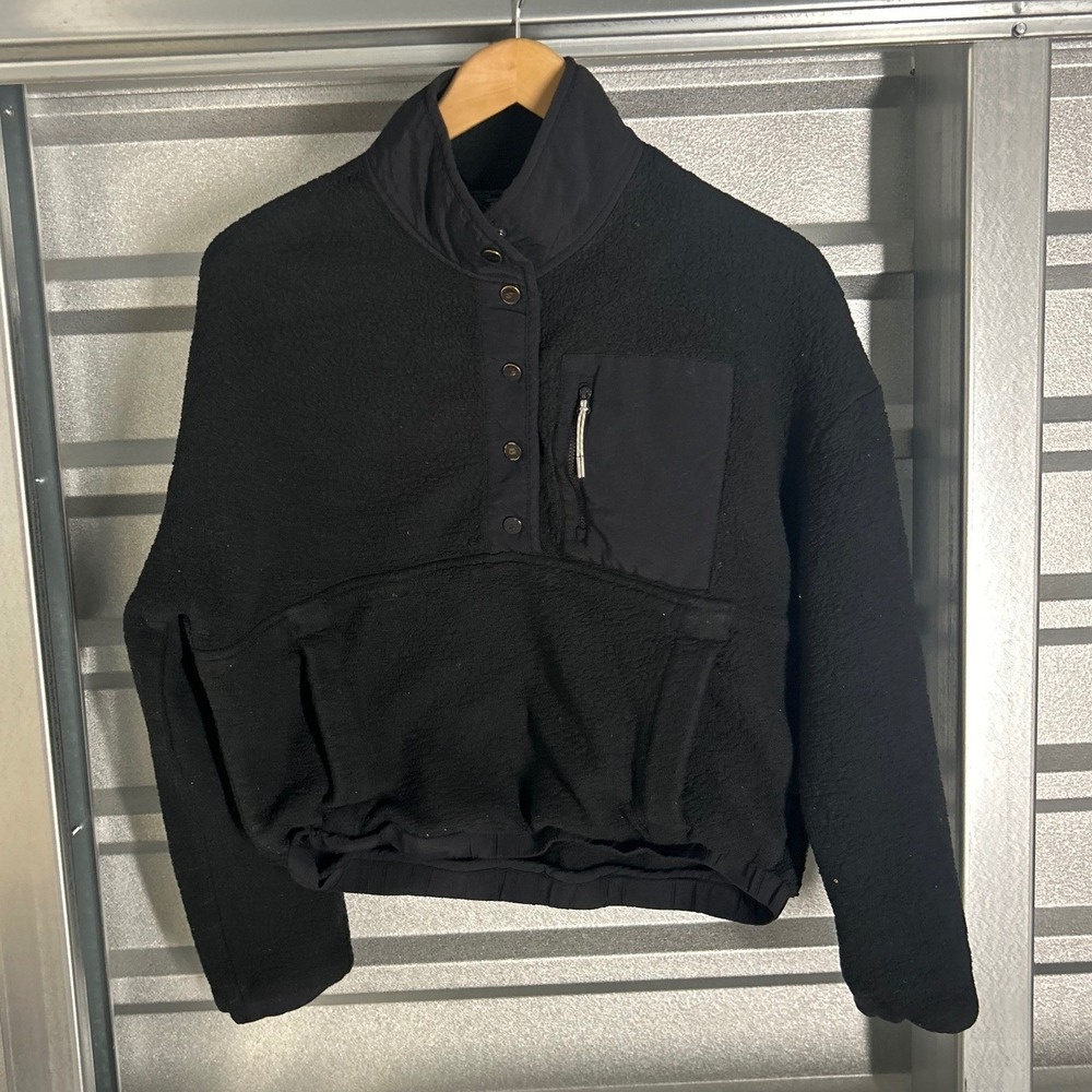 Vuori Alpine Sherpa Fleece Pullover Womens S Black Gorpcore Athleisure Cozy